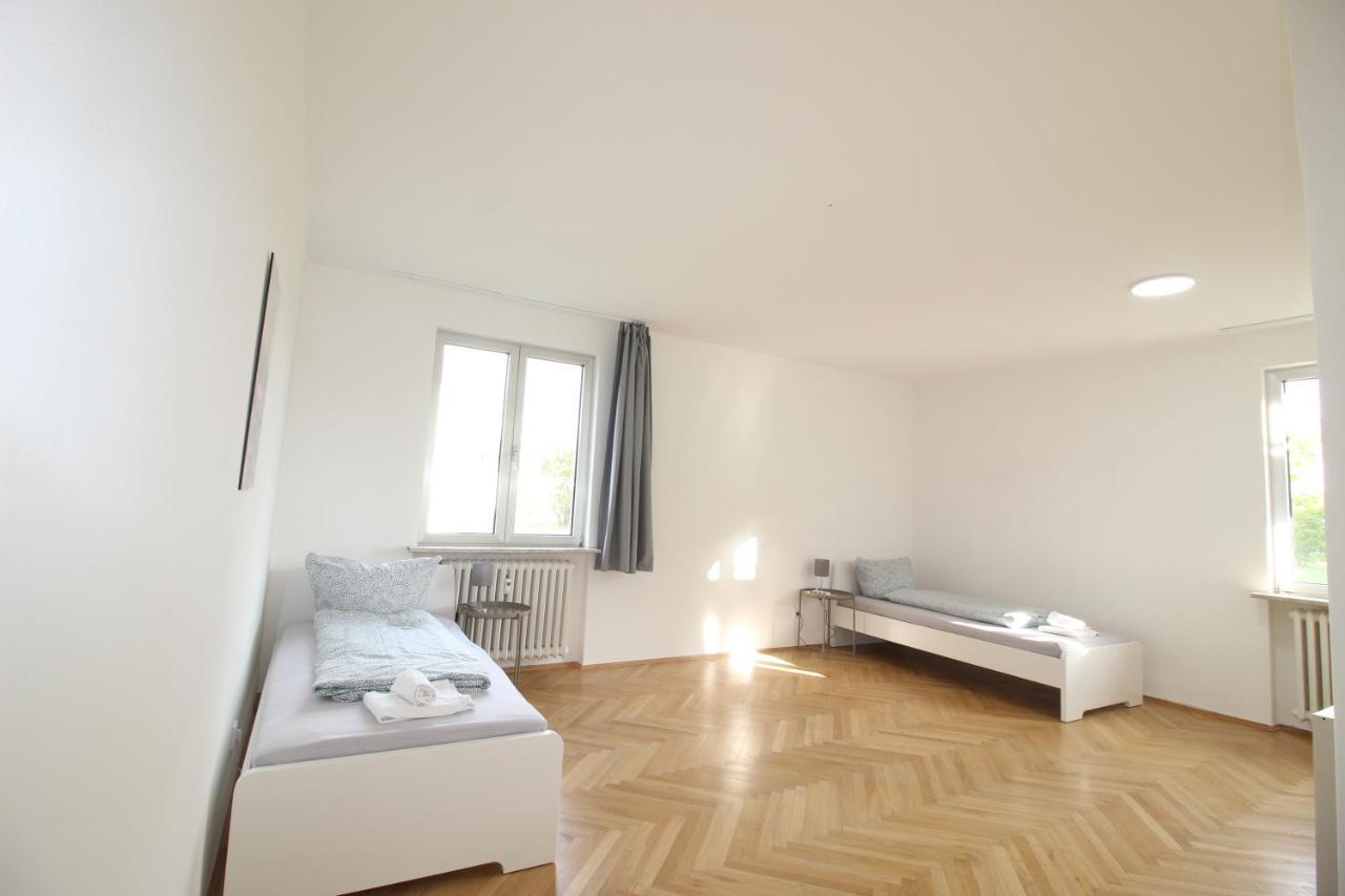 Apartmenthaus Kitzingen - Grosszuegige Wohnungen Fuer Je 6 Personen Mit Balkon ภายนอก รูปภาพ