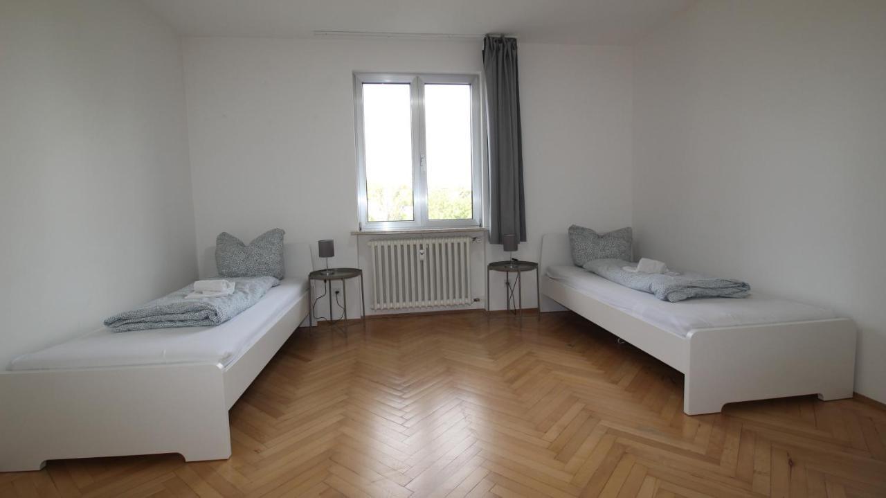 Apartmenthaus Kitzingen - Grosszuegige Wohnungen Fuer Je 6 Personen Mit Balkon ภายนอก รูปภาพ
