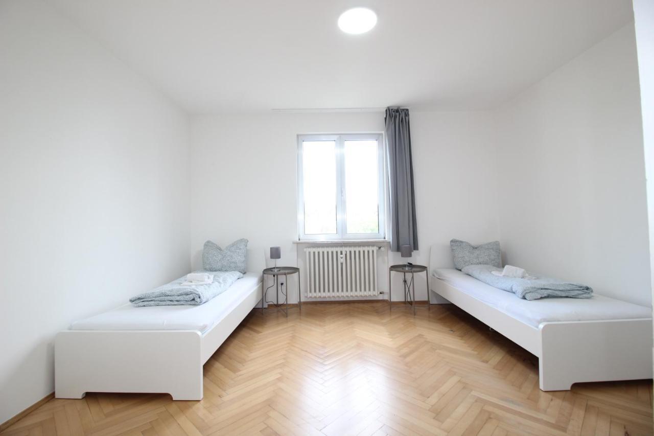 Apartmenthaus Kitzingen - Grosszuegige Wohnungen Fuer Je 6 Personen Mit Balkon ภายนอก รูปภาพ