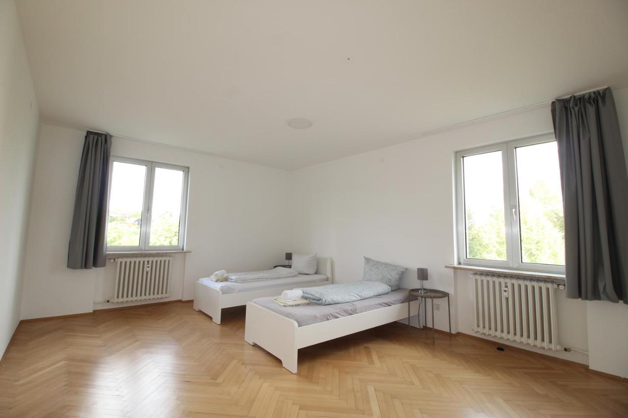 Apartmenthaus Kitzingen - Grosszuegige Wohnungen Fuer Je 6 Personen Mit Balkon ภายนอก รูปภาพ