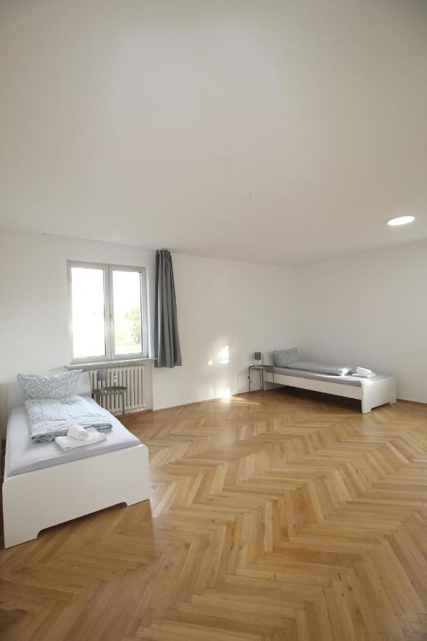Apartmenthaus Kitzingen - Grosszuegige Wohnungen Fuer Je 6 Personen Mit Balkon ภายนอก รูปภาพ