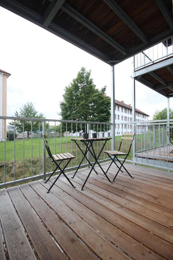 Apartmenthaus Kitzingen - Grosszuegige Wohnungen Fuer Je 6 Personen Mit Balkon ภายนอก รูปภาพ