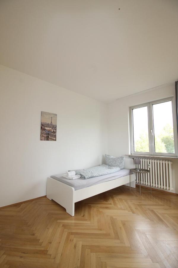 Apartmenthaus Kitzingen - Grosszuegige Wohnungen Fuer Je 6 Personen Mit Balkon ภายนอก รูปภาพ